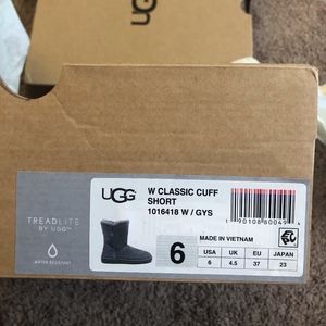 UGG Classic Cuff Short Boots